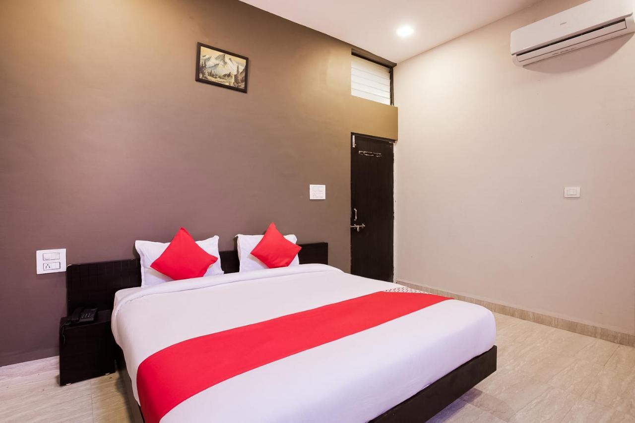 Oyo 39381 Kalajanki Hotel Ujjain Exterior photo